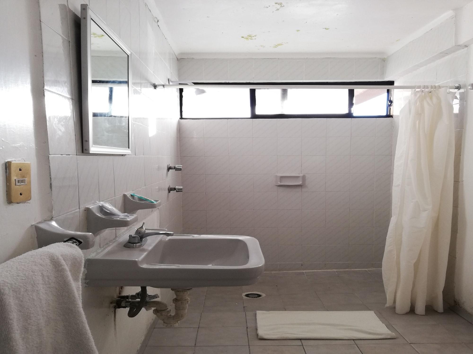 Oyo Hotel Casa Real 马特瓦拉 外观 照片